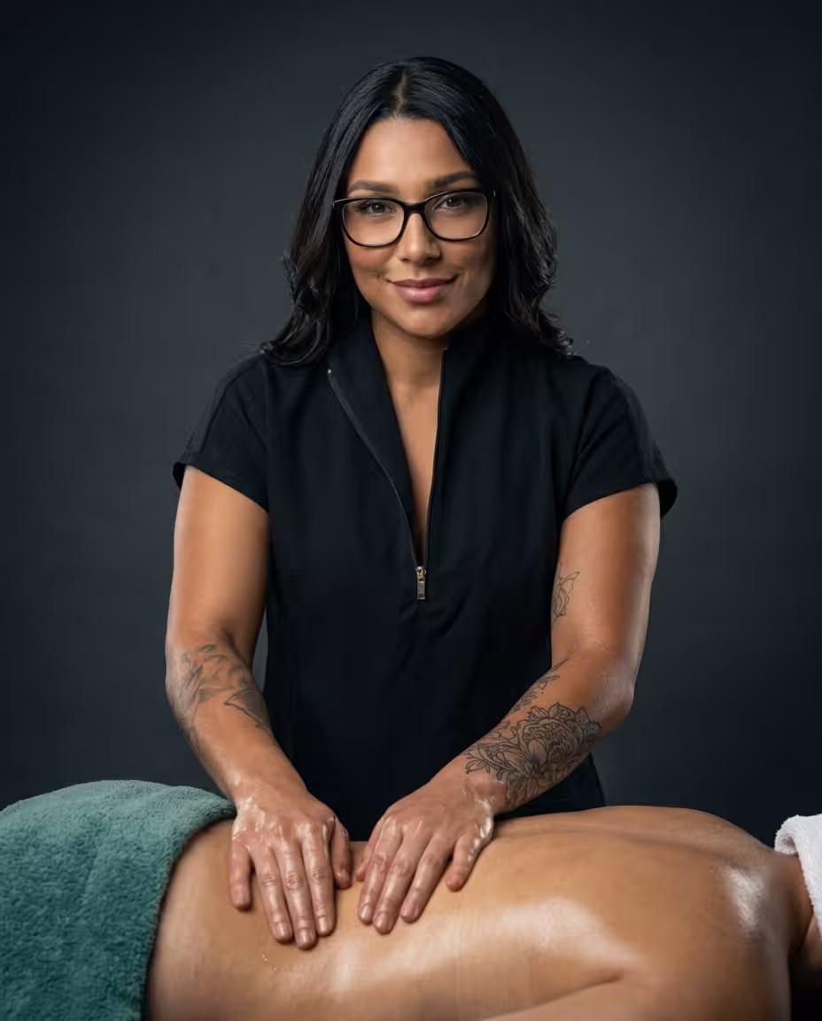 Gabriela Alcalá - Manicurista profesional en Buddha's Cuts & Shaves Caracas